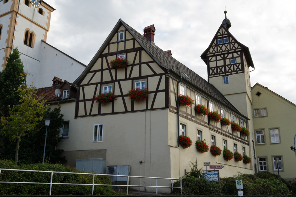 Ancienne école, aujourd'hui musée d'histoire locale et musée des hiboux